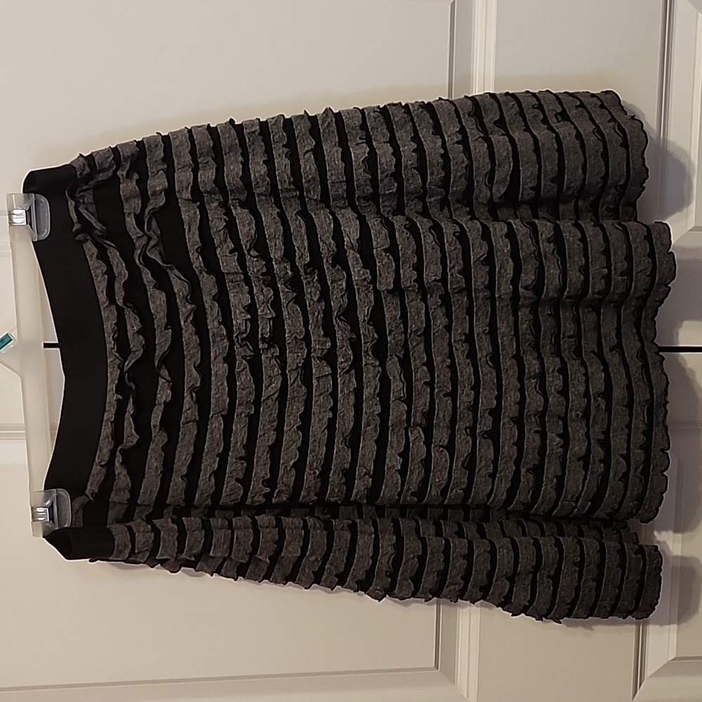MPPP Black/Gray Ruffled Skirt 1XL
